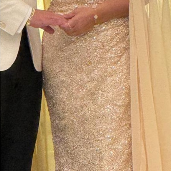 Elegant Gold Sequin Maxi Dress with Off-Shoulder Detail
